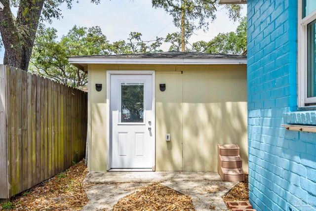 424 Gibbs Rd, Pensacola, FL 32507