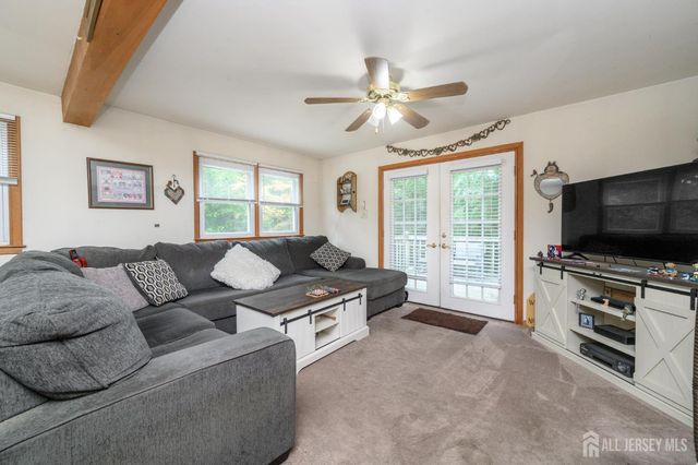 405 Magnolia Road, Mount Laurel, NJ 08054