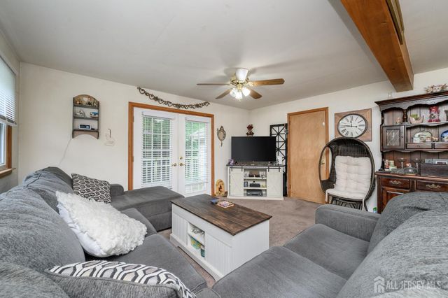 405 Magnolia Road, Mount Laurel, NJ 08054