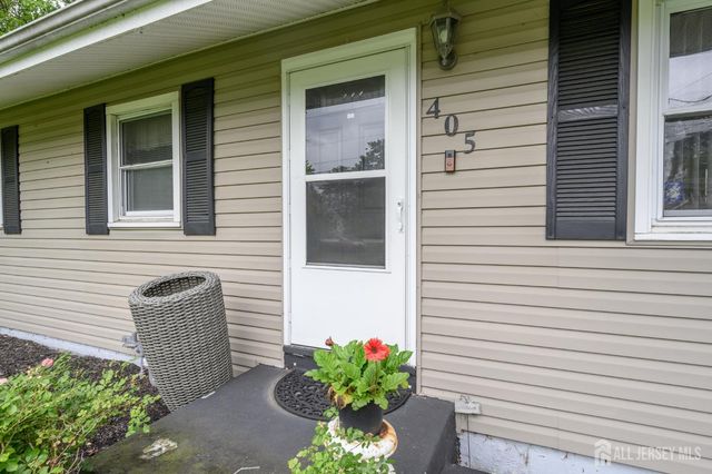 405 Magnolia Road, Mount Laurel, NJ 08054