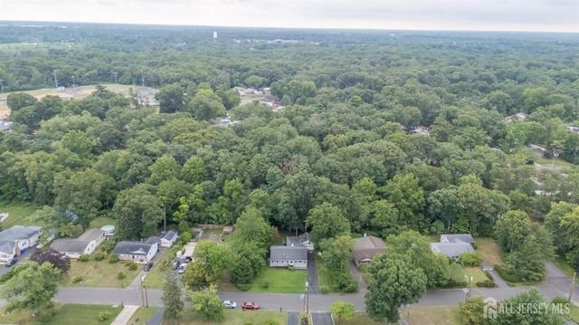 405 Magnolia Road, Mount Laurel, NJ 08054