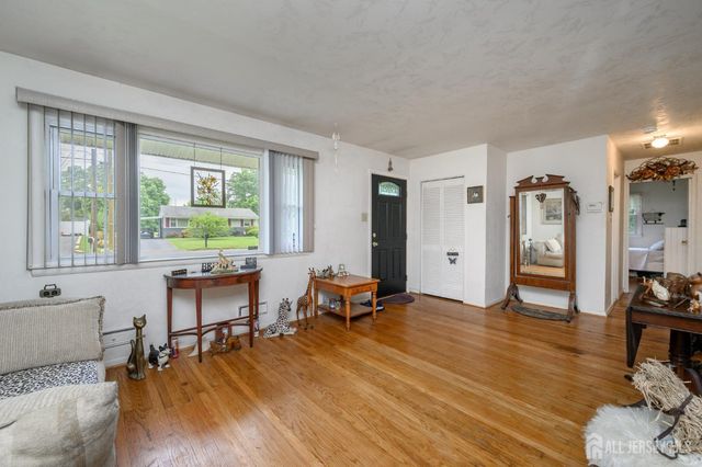 405 Magnolia Road, Mount Laurel, NJ 08054