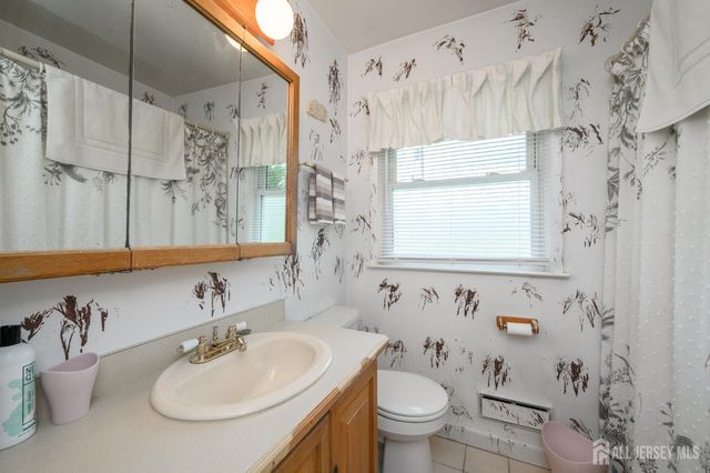 405 Magnolia Road, Mount Laurel, NJ 08054