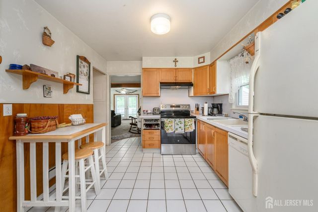 405 Magnolia Road, Mount Laurel, NJ 08054