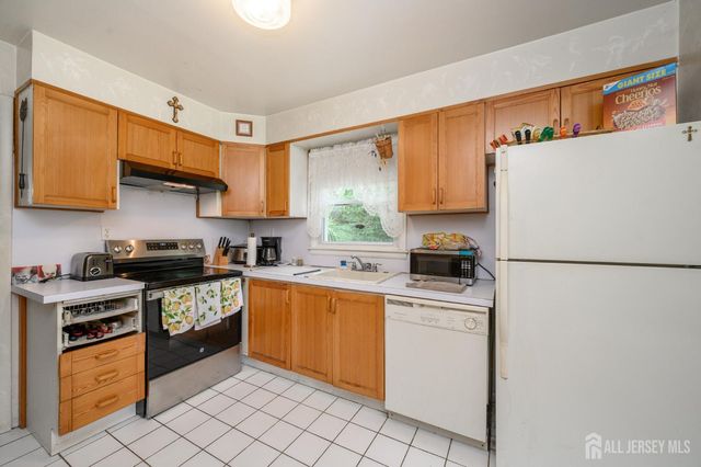 405 Magnolia Road, Mount Laurel, NJ 08054
