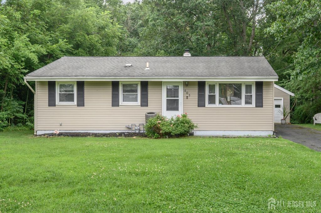 405 Magnolia Road, Mount Laurel, NJ 08054