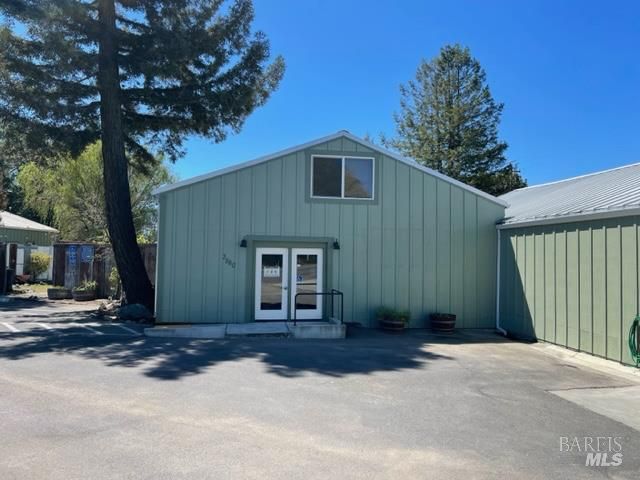 3880 Gravenstein Hwy S, Sebastopol, CA 95472