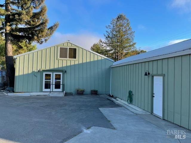 3880 Gravenstein Hwy S, Sebastopol, CA 95472