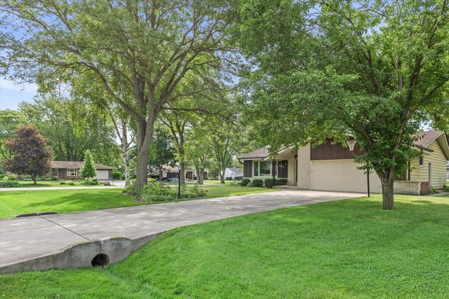 12115 W Luther AVENUE, Hales Corners, WI 53130