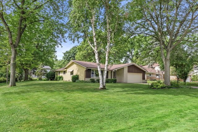12115 W Luther AVENUE, Hales Corners, WI 53130