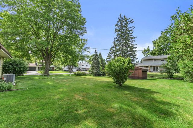 12115 W Luther AVENUE, Hales Corners, WI 53130