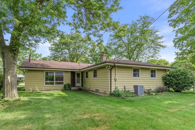 12115 W Luther AVENUE, Hales Corners, WI 53130