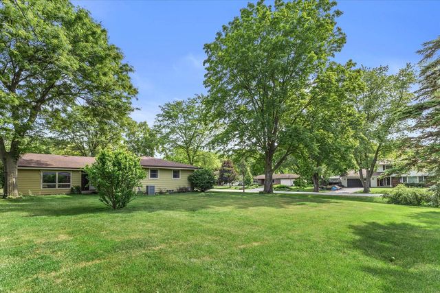 12115 W Luther AVENUE, Hales Corners, WI 53130