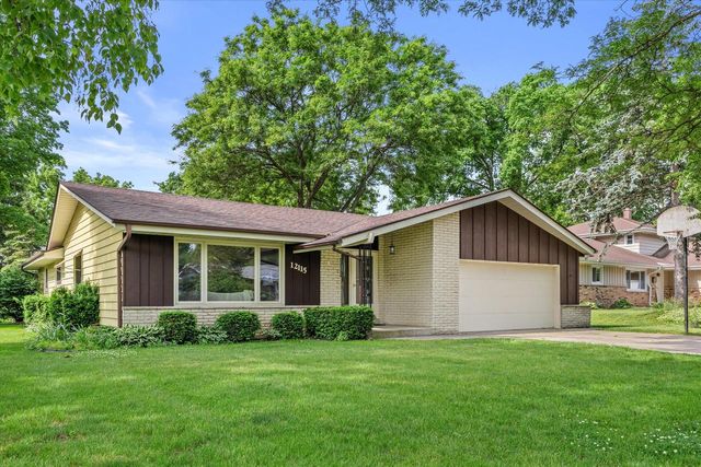 12115 W Luther AVENUE, Hales Corners, WI 53130
