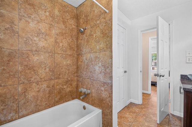 4018 Wuthering Heights Drive, Houston, TX 77045