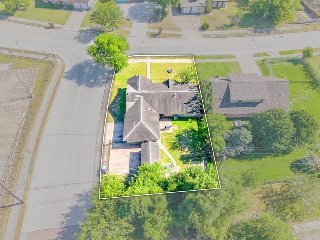 4018 Wuthering Heights Drive, Houston, TX 77045