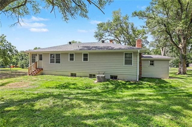 339 W Oak Street, Trimble, MO 64492