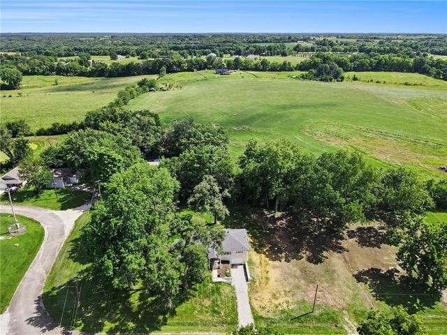 339 W Oak Street, Trimble, MO 64492