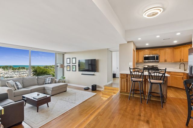 3200 N Lake Shore Drive 710, Chicago, IL 60657