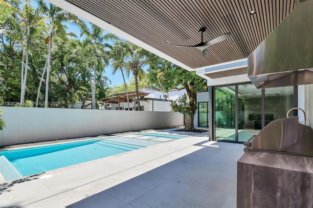 125 SW 29th Road, Miami, FL 33129