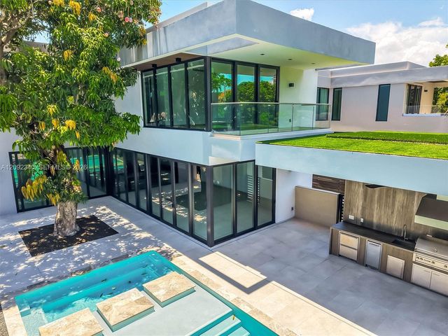 125 SW 29th Road, Miami, FL 33129