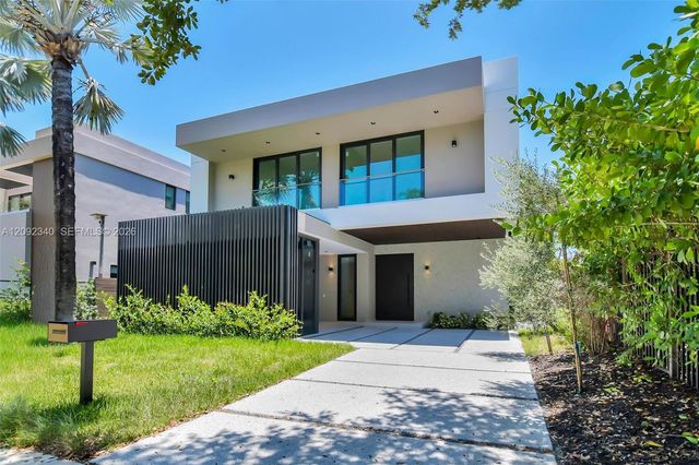 125 SW 29th Road, Miami, FL 33129