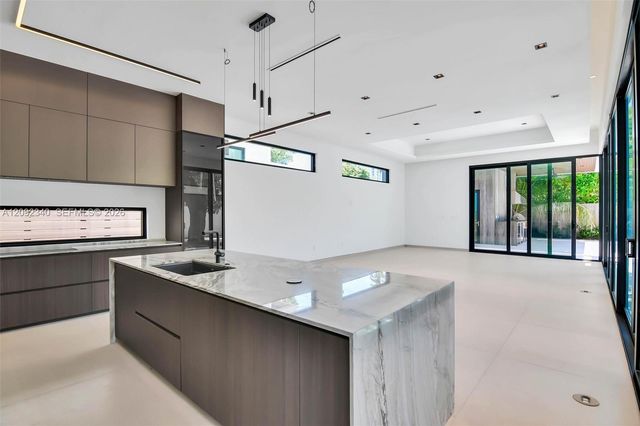 125 SW 29th Road, Miami, FL 33129