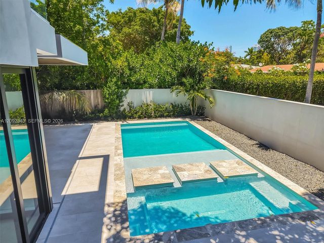 125 SW 29th Road, Miami, FL 33129