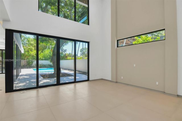 125 SW 29th Road, Miami, FL 33129