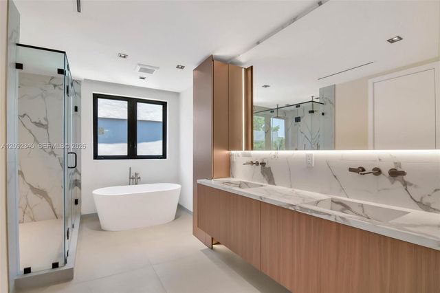 125 SW 29th Road, Miami, FL 33129