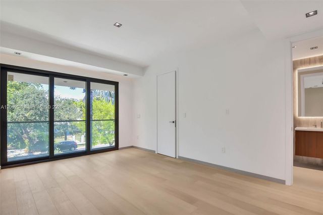125 SW 29th Road, Miami, FL 33129