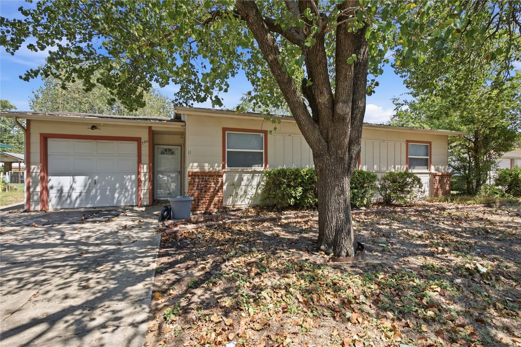 740 Thomas Avenue, Hurst, TX 76053 — exterior