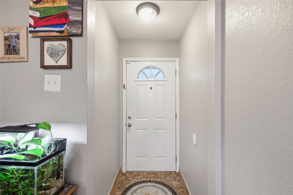 740 Thomas Avenue, Hurst, TX 76053 — photo 4