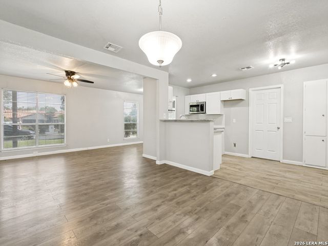 7247 GLEN HL, San Antonio, TX 78239
