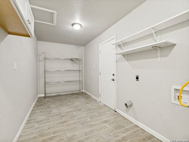 7247 GLEN HL, San Antonio, TX 78239
