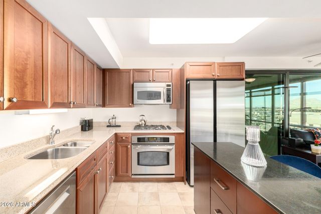 4808 N 24TH Street 1402, Phoenix, AZ 85016