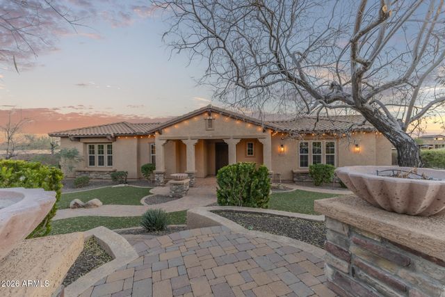 8691 W QUESTA Drive, Peoria, AZ 85383