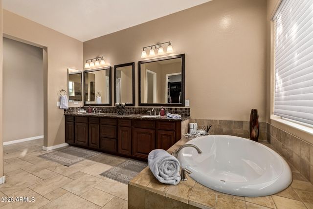 8691 W QUESTA Drive, Peoria, AZ 85383