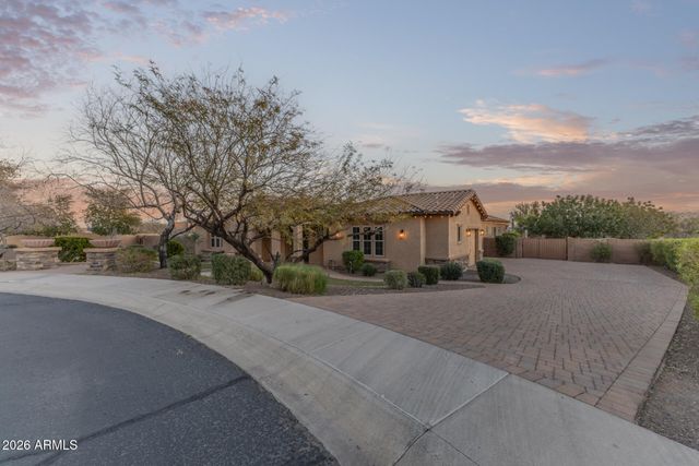 8691 W QUESTA Drive, Peoria, AZ 85383