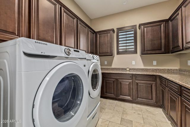 8691 W QUESTA Drive, Peoria, AZ 85383