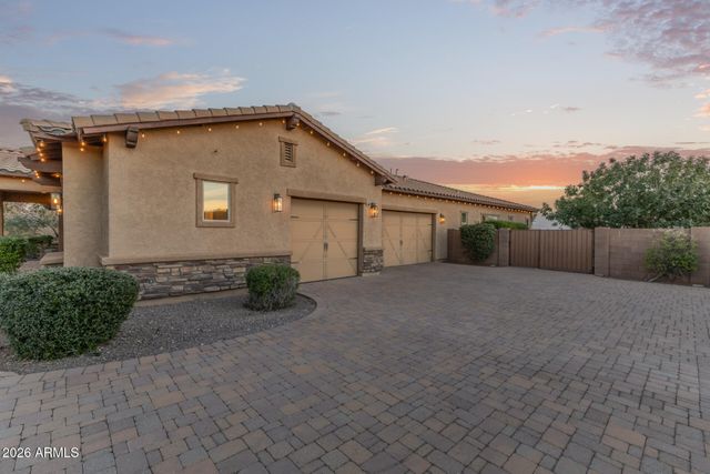 8691 W QUESTA Drive, Peoria, AZ 85383