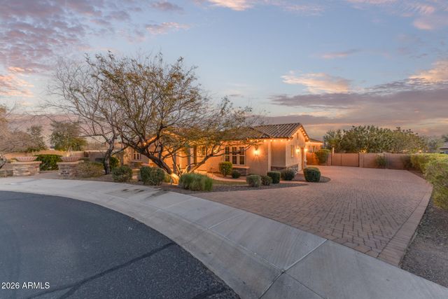 8691 W QUESTA Drive, Peoria, AZ 85383