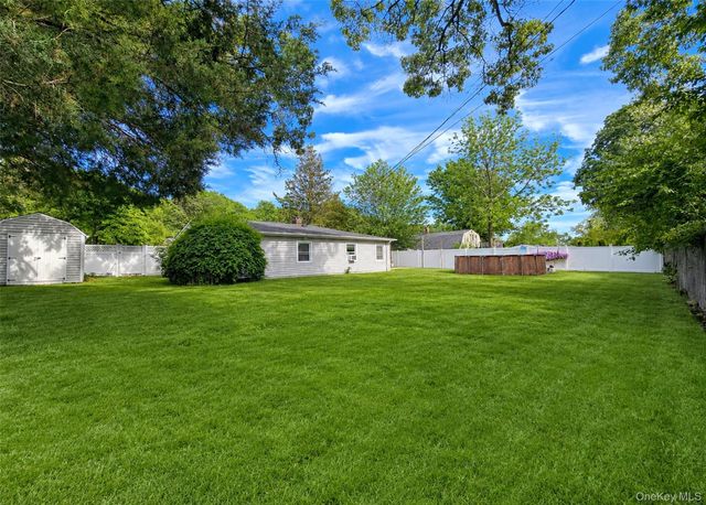 26 Campus Drive, Farmingville, NY 11738