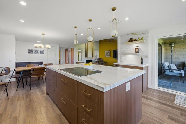 26 Camisa Lane, Palm Desert, CA 92260