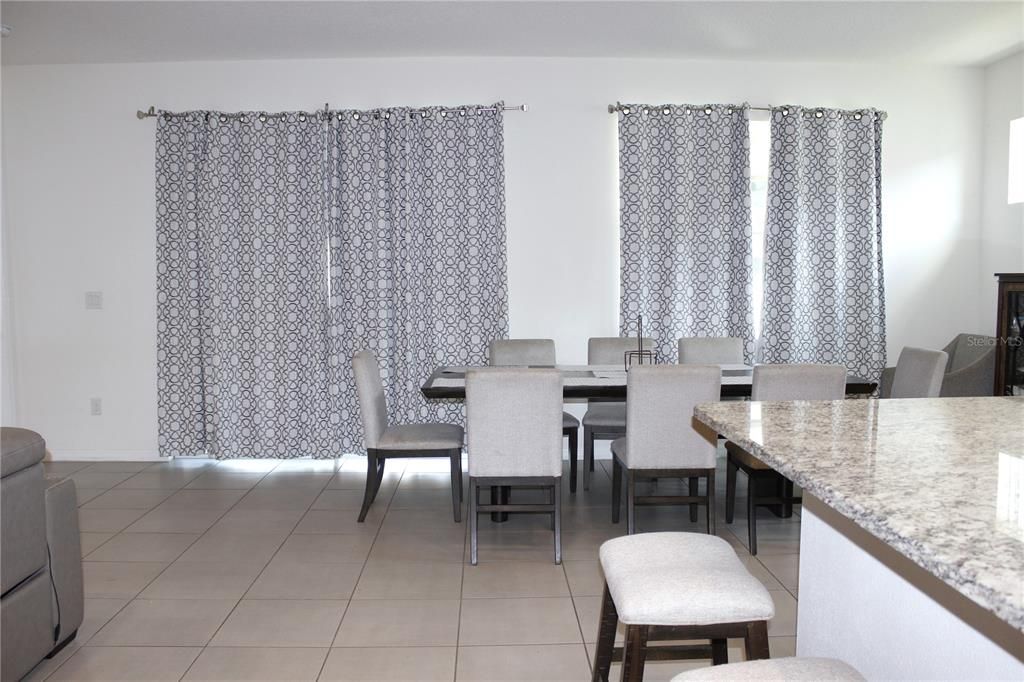 Image 23 of property listing at 13327 WATERLEAF GARDEN CIRCLE, Riverview, FL 33579
