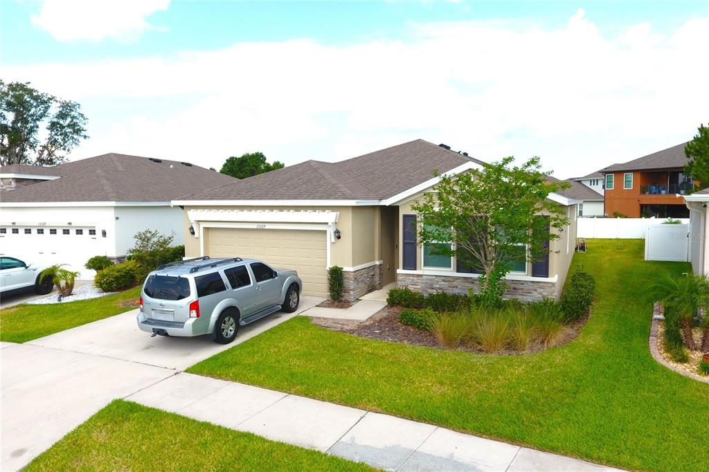 Image 3 of property listing at 13327 WATERLEAF GARDEN CIRCLE, Riverview, FL 33579