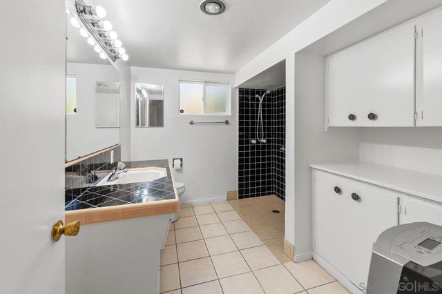 4525 Avocado Blvd, La Mesa, CA 91941