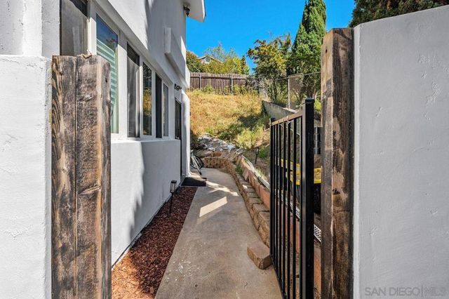 4525 Avocado Blvd, La Mesa, CA 91941