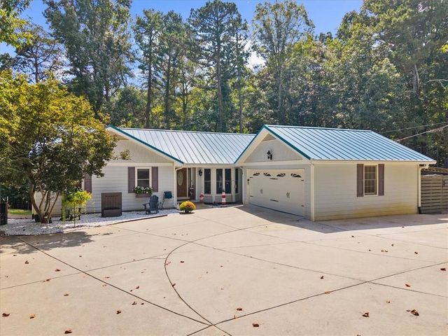 1695 Lakeside Trail, Cumming, GA 30041