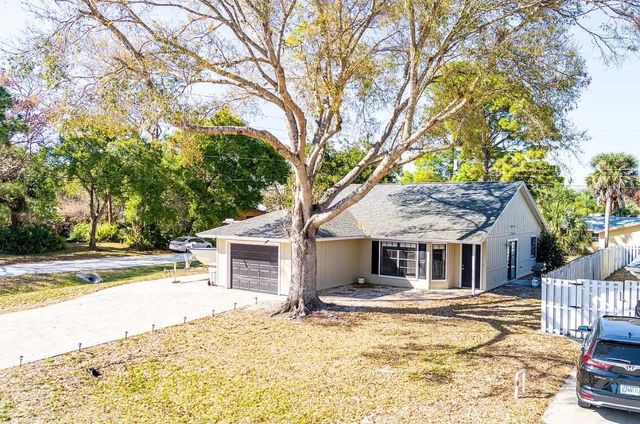 2890 1st Place, Vero Beach, FL 32968
